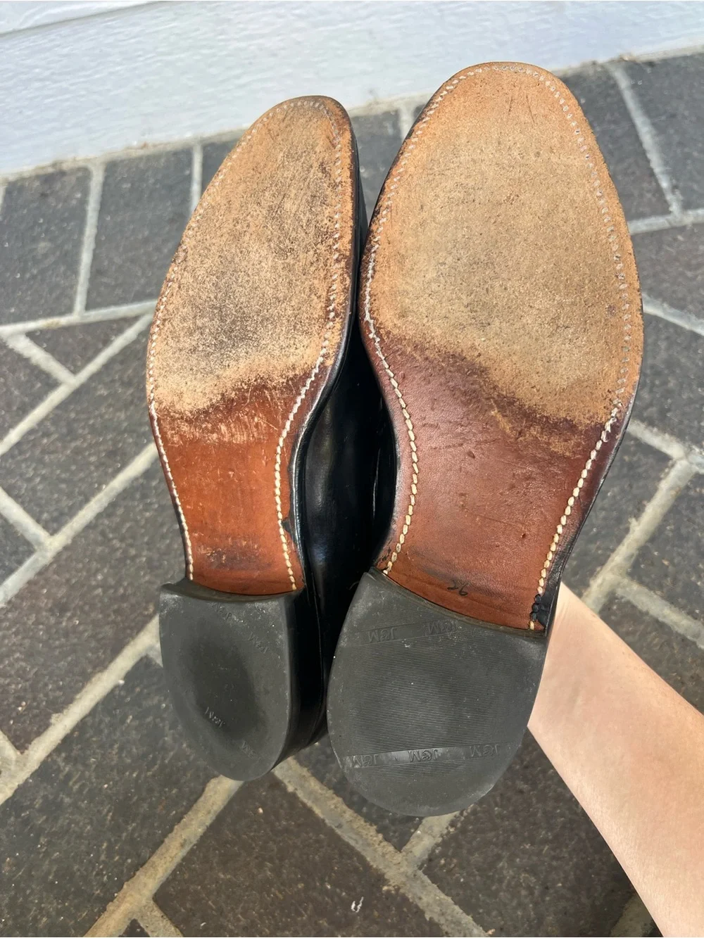 EUC Men’s 8.5 Johnston & Murphy Moc-Toe Black Loafers